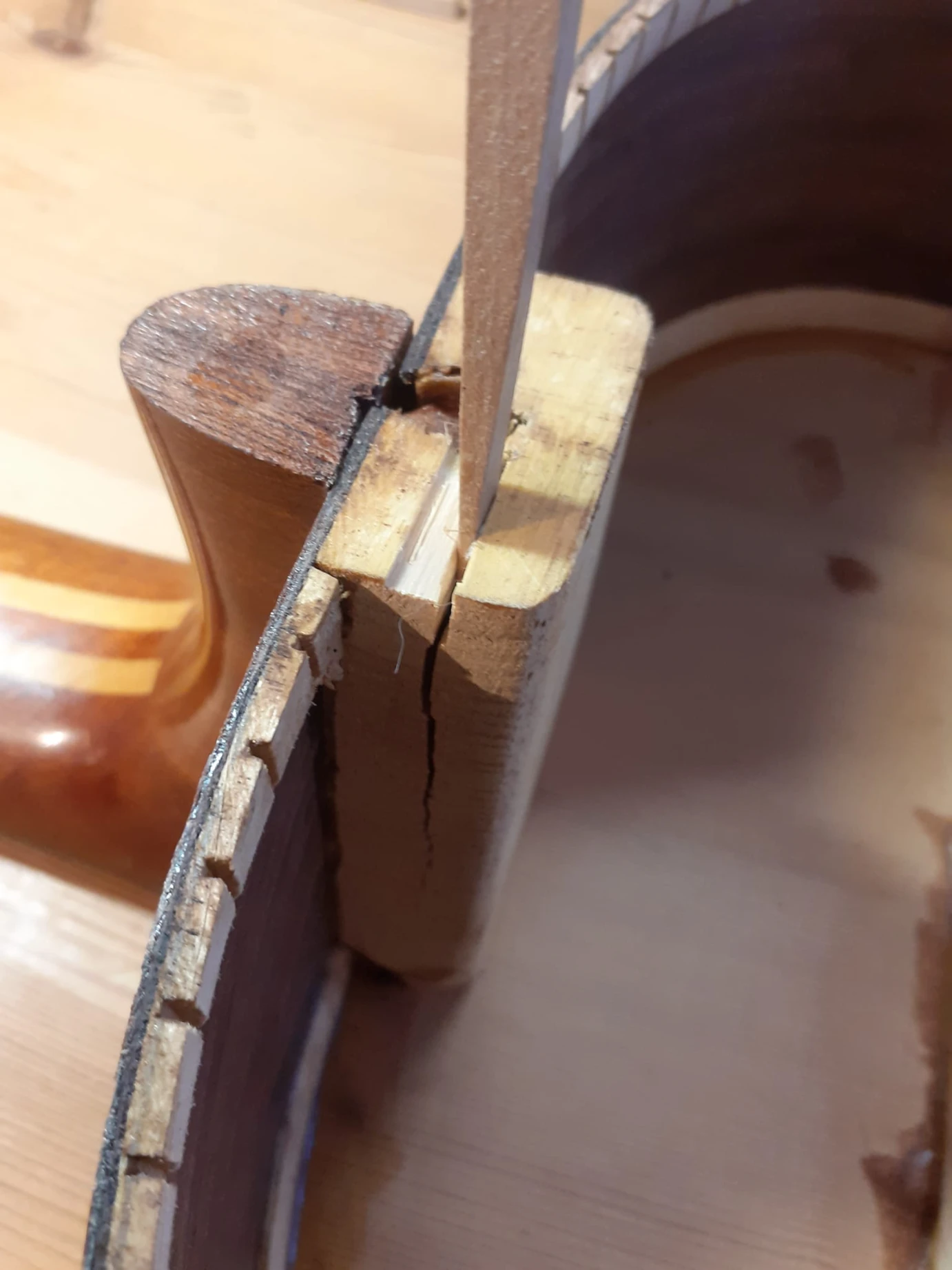 Rudolf Stark Konzertgitarre Restaurierung – Detailansicht 6 – Gitarrenreparatur Heier Guitars bei Dresden und Meißen